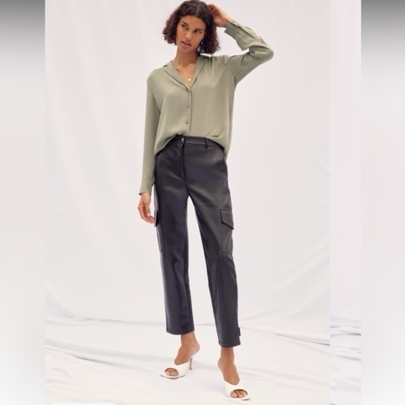 Aritzia Wilfred Modern Faux Leather cargo pants size 0​​​​ - Picture 1 of 9